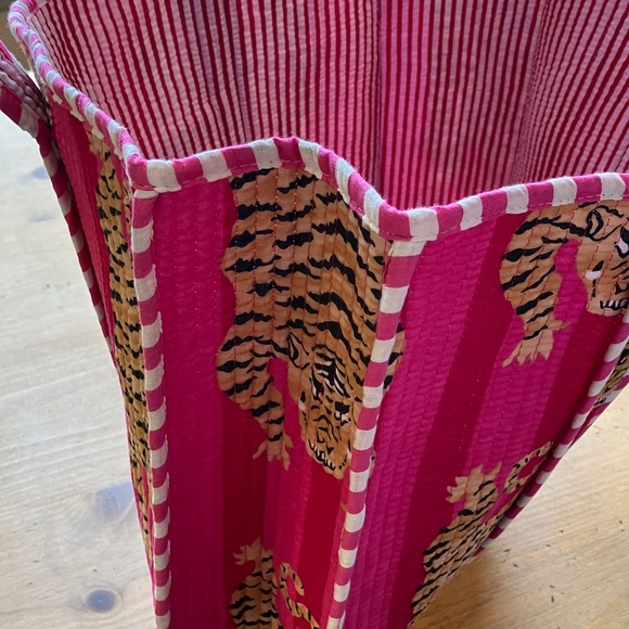 Pink Quilted Tiger Print Tote Bag - Picture 4 of 7